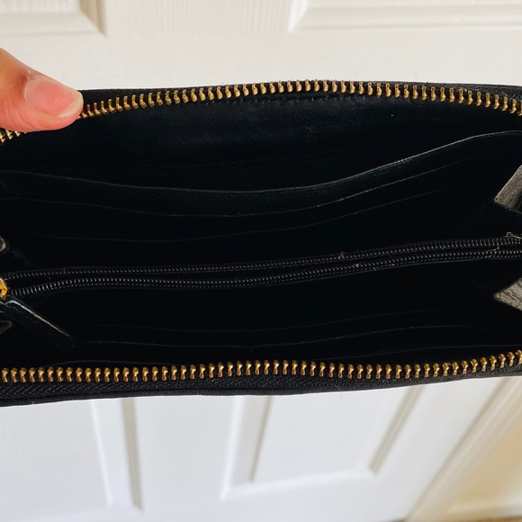 Michael Kors purse and wallet. - Picture 3 of 5